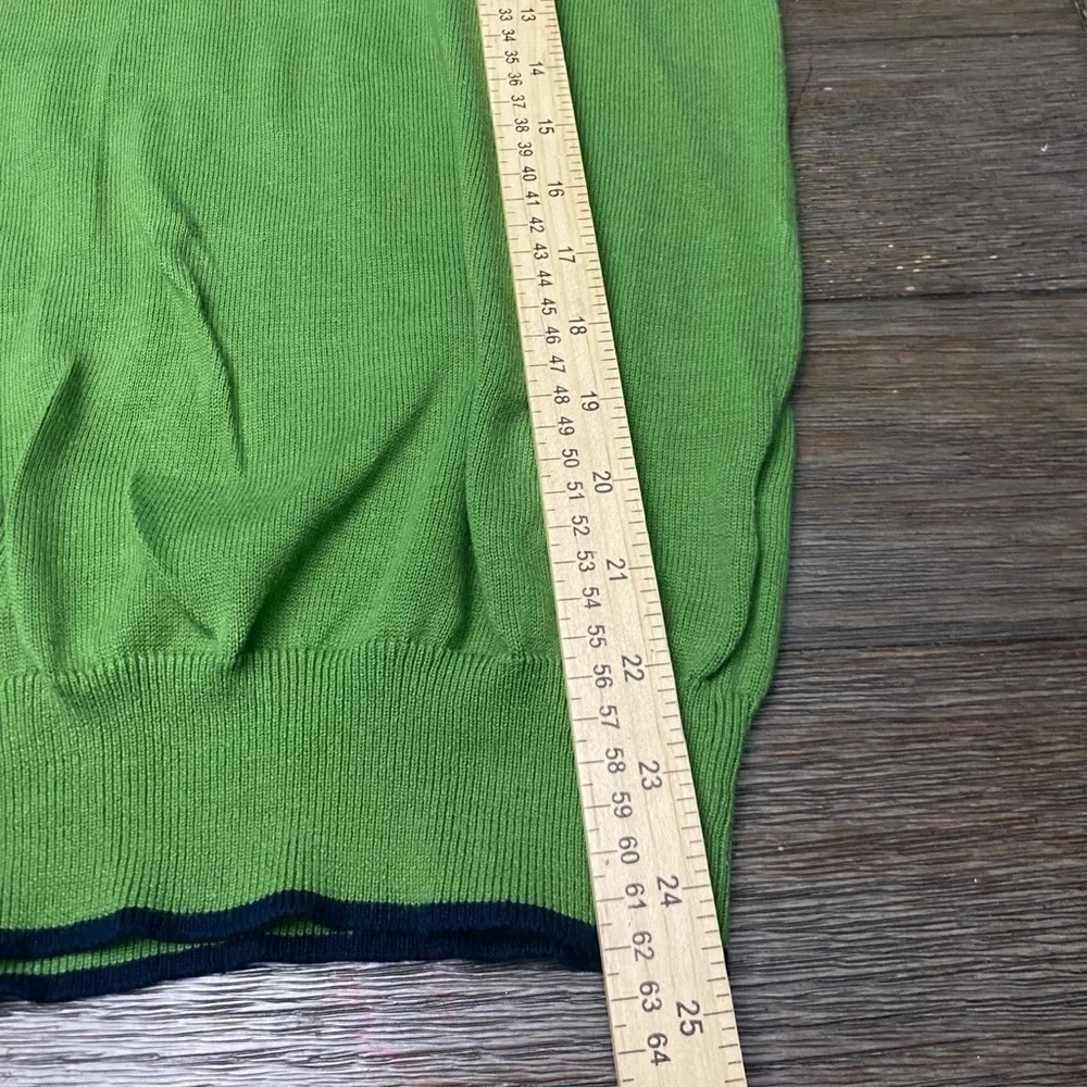 Green v-Neck sweater men or women size L